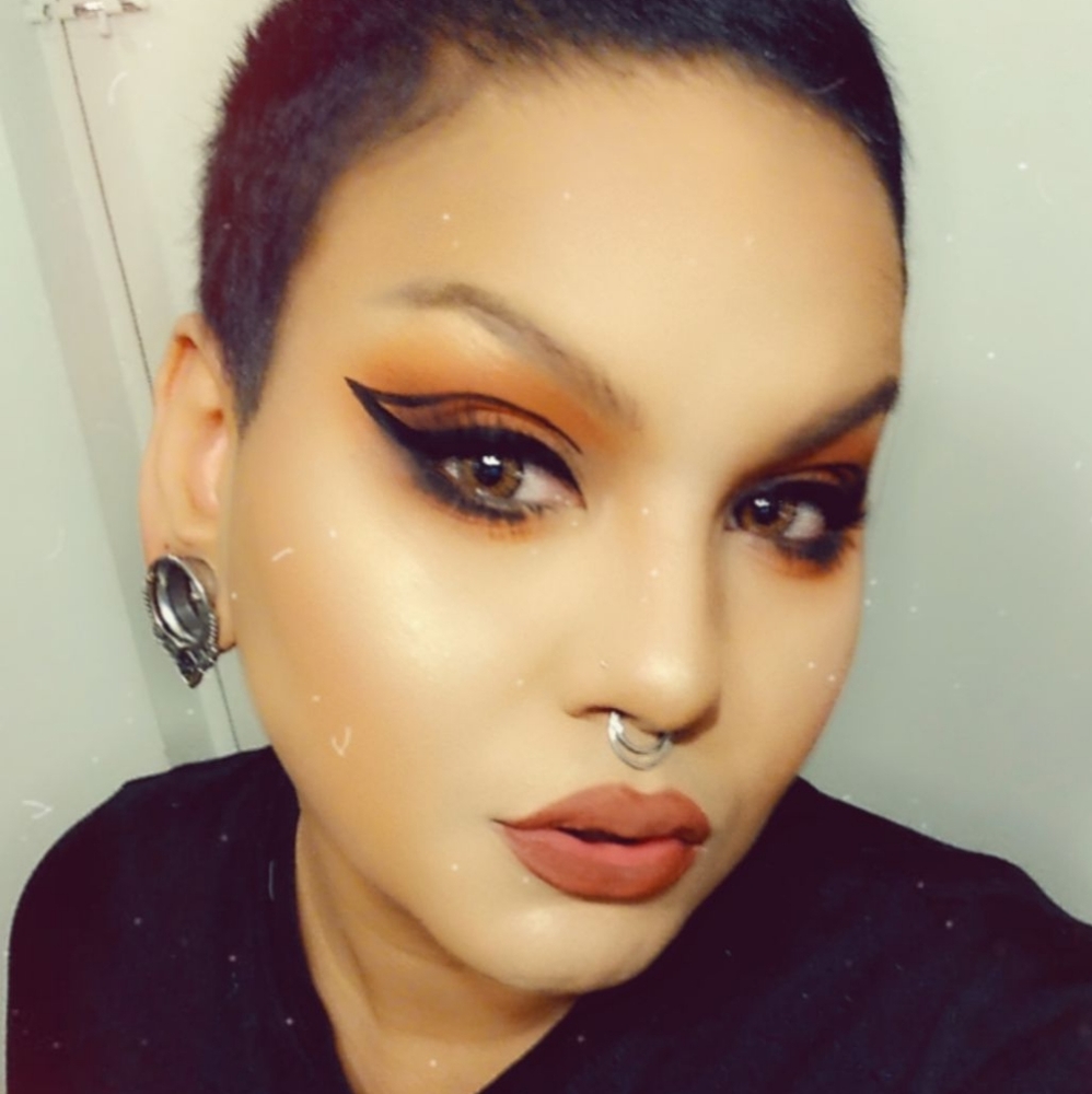 Meet your Posher, Adriana